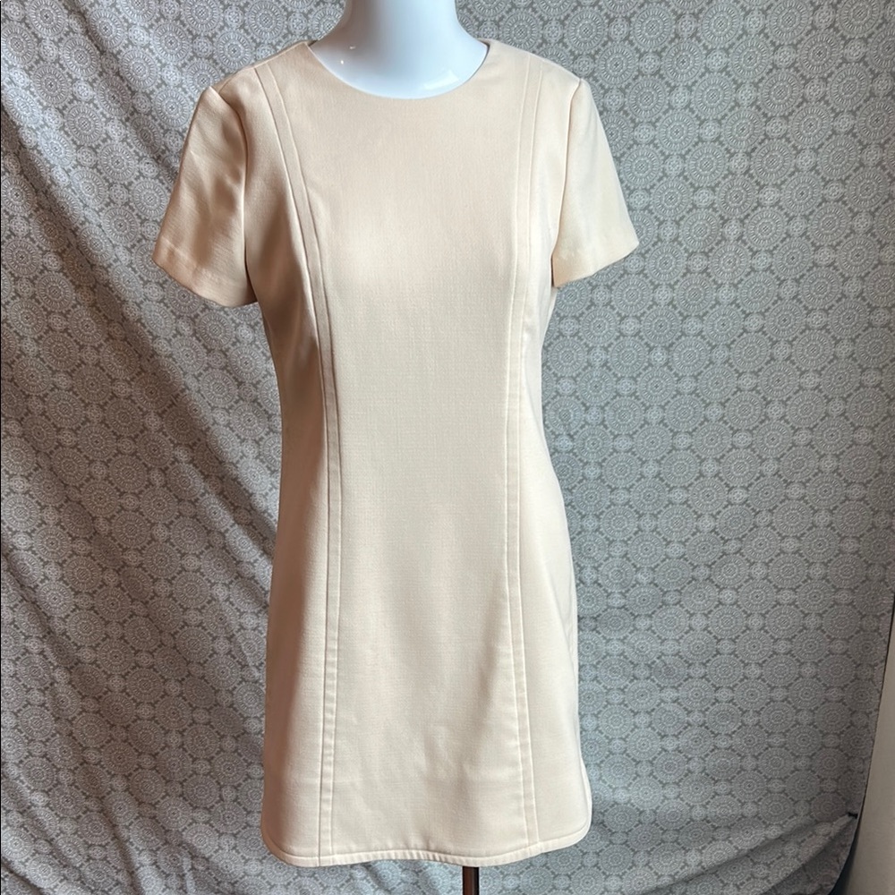 Vince Camuto Cream Short Sleeve Dress